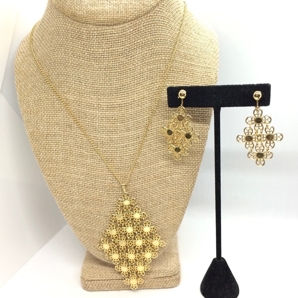 VINTAGE SARAH COVENTRY CLIP EARRINGS NECKLACE SET ARTICULATED FLOWERS GOLD TONE
